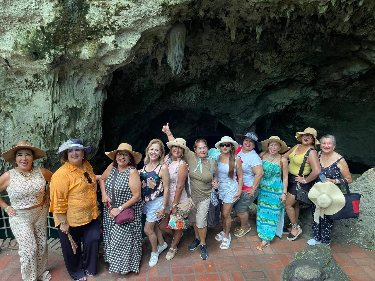 Grupo de turistas disfrutando en República Dominicana