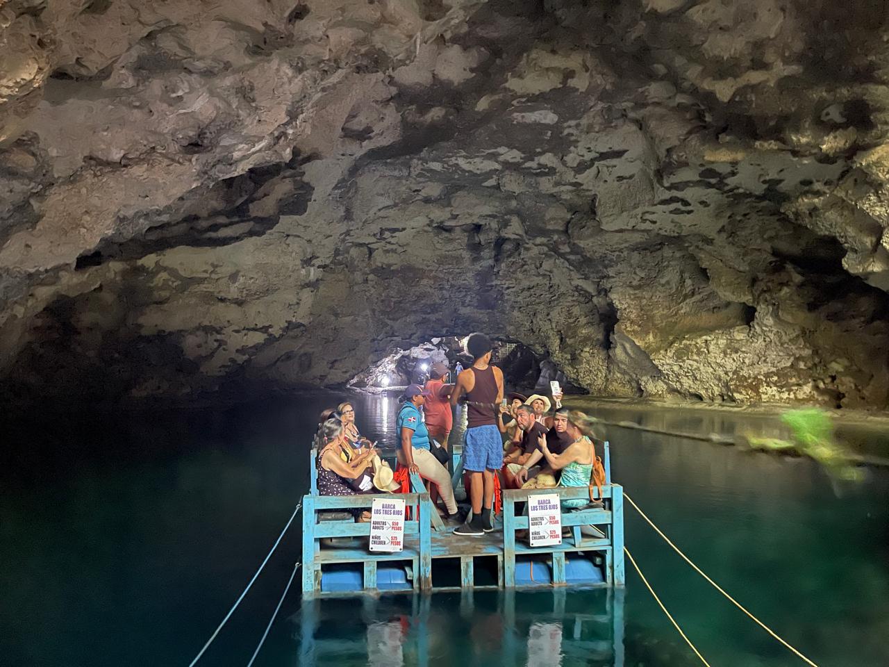 Escapada Natural y Cultural — Los Tres Ojos & Faro Colón