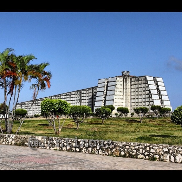 Faro Colón — Monumento